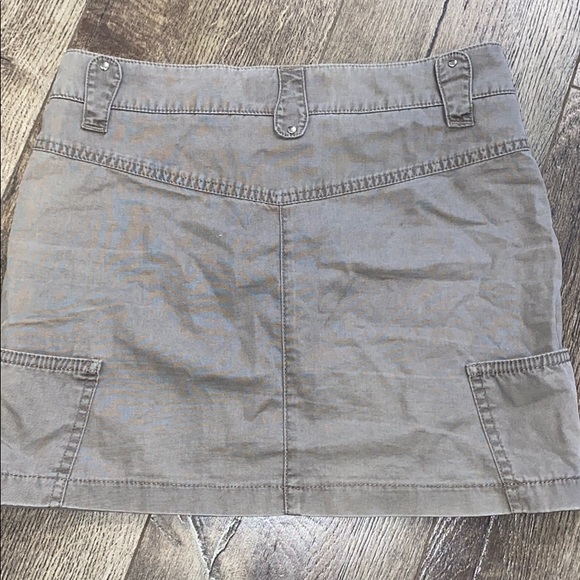 Grey Skirt with Pockets - Picture 2 of 4